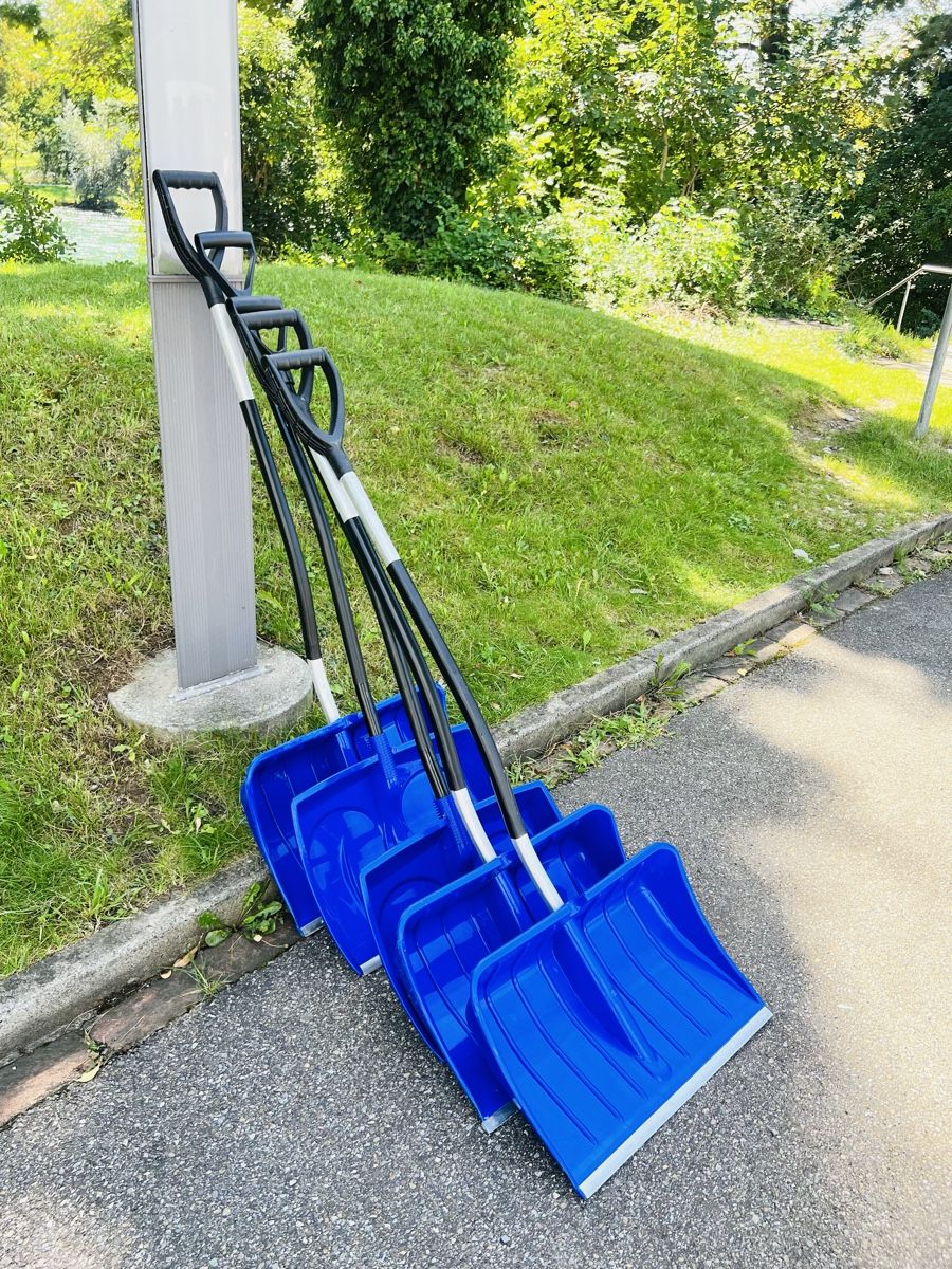Alle Werkzeuge: Schaufel 3 stuck – Gebraucht aus Urdorf von Faz_19 2