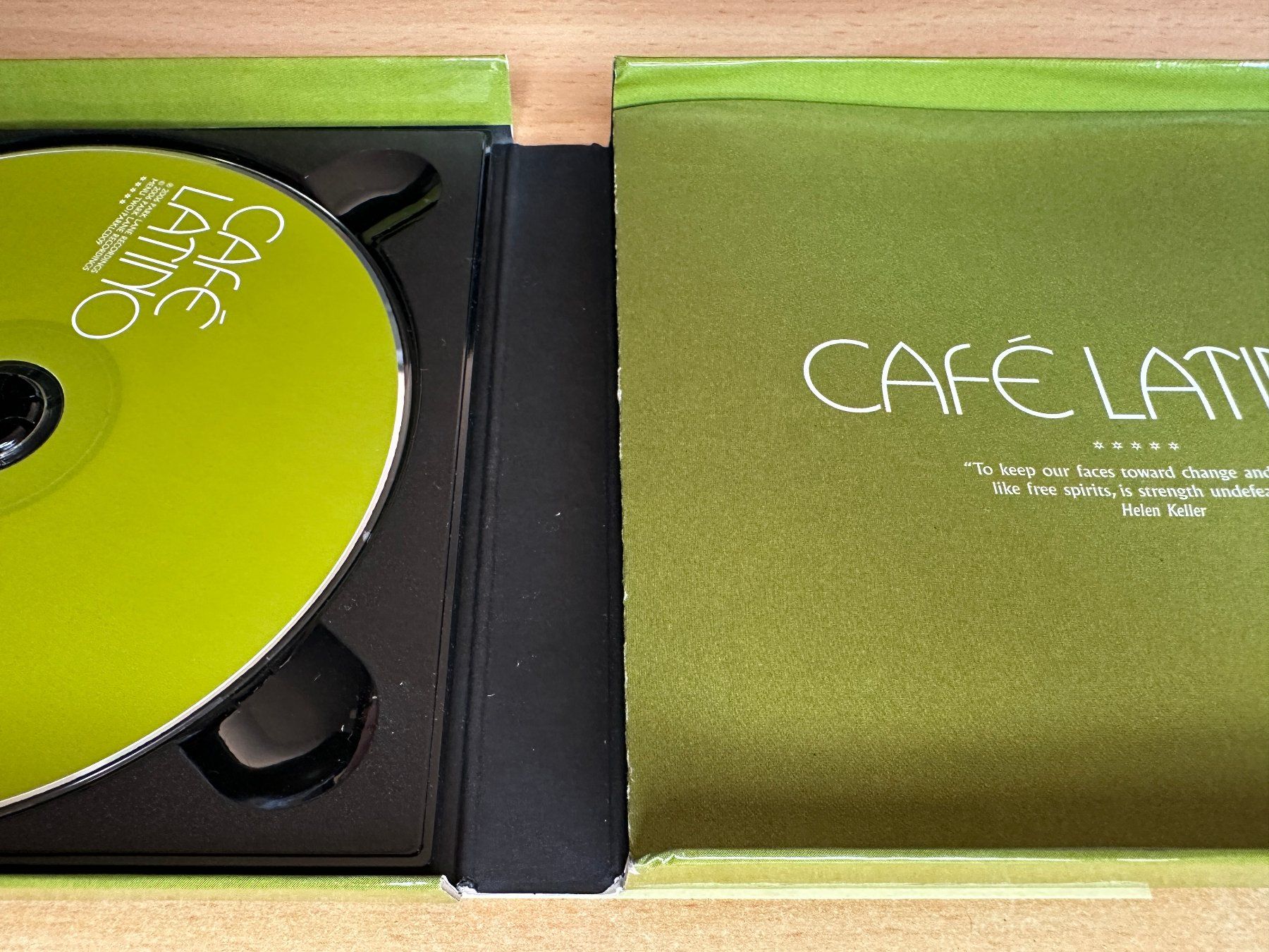 CD: Various Artists - Cafe Latino - 2 CD – Usato da Rikon im Tösstal venduto da Alpenmutz 2