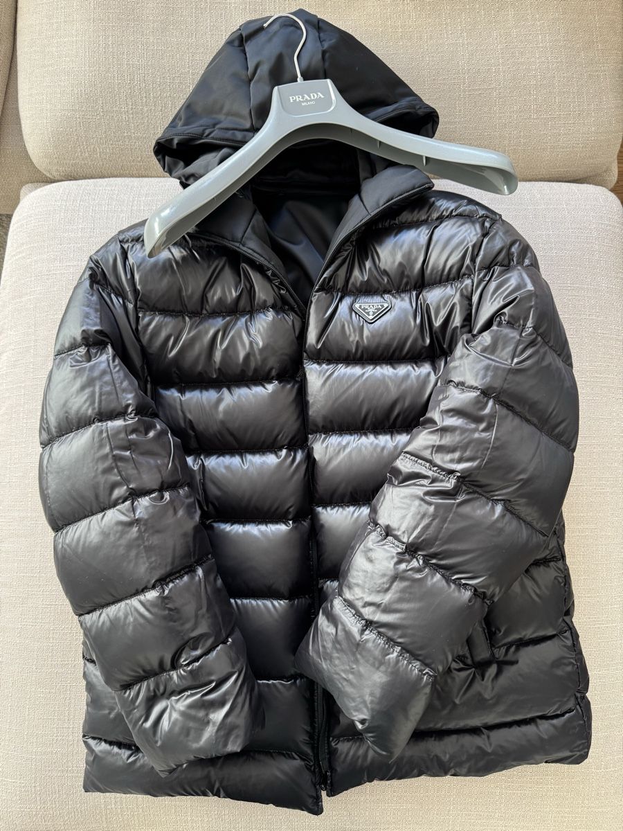 Prada Giacche: Prada Wendbare Jacke aus Re-Nylon Größe M – Usato da Altendorf venduto da FF_26 3