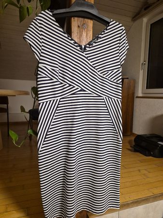 Kleid Betty Barclay gestreift schwarzweiss Gr 40