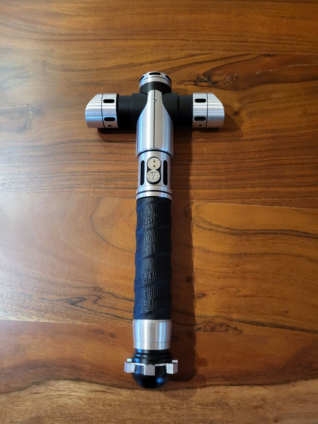 Altro per Film & Serie: Saberforge Crossguard Lichtschwert – Usato da Rothenthurm venduto da Lord-Ren
