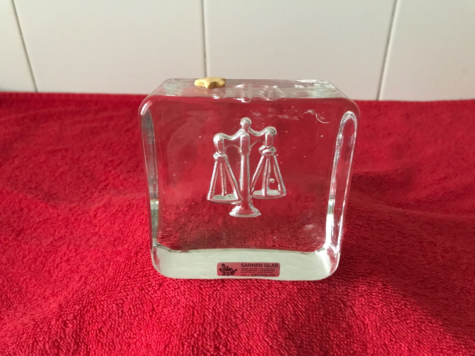 Glasi Hergiswil Bicchieri: Sarnen Glas.  Sternzeichen Waage – Usato da Birmensdorf ZH venduto da Hilhan