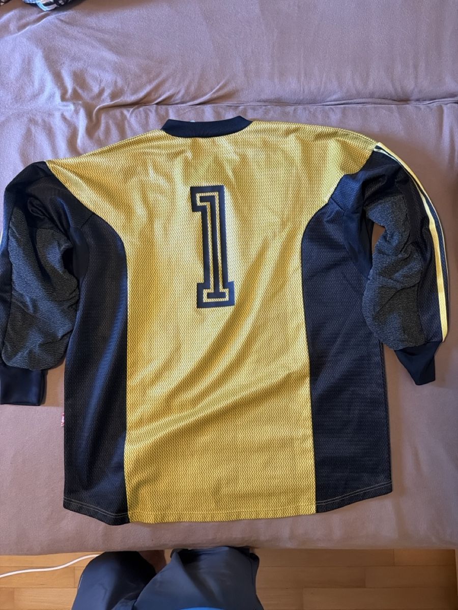 Adidas Kleiderpakete: Affarone portiere  – Gebraucht aus Sementina von bru_vpp5 2
