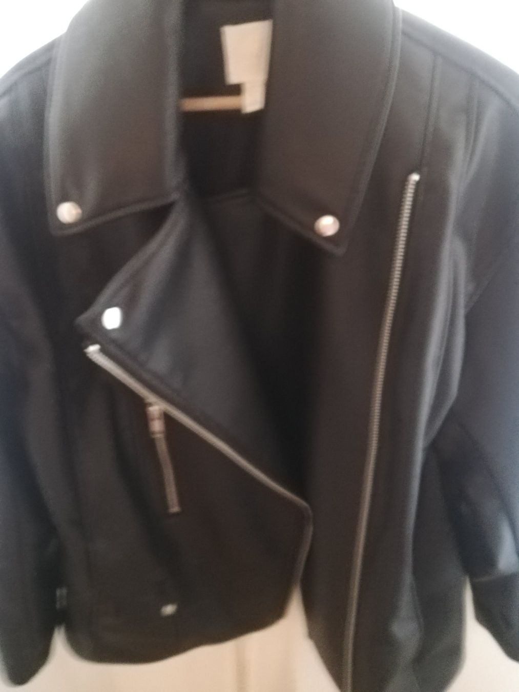 H&M Giacche: Faux Leather Oversized Black Biker Jacket from H&M – Nuovo (secondo la descrizione) da Genève venduto da ana_rocha 5