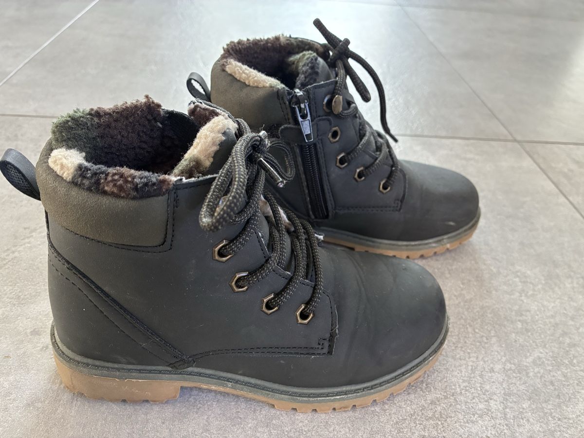 Vertbaudet Schuhe für Jungen: Winterschuhe Grösse 33 – Gebraucht aus Witterswil von Livee