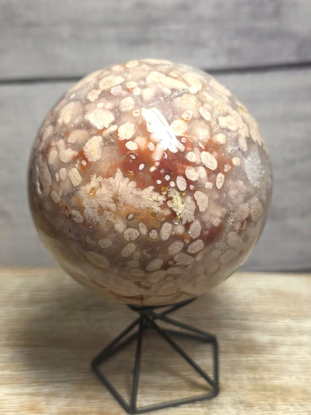 Minerali & Pietre curative: Blumenachat Kugel mit Druse 86mm 845g – Nuovo e nell'imballaggio originale da Matzingen venduto da Shay_Crystalz