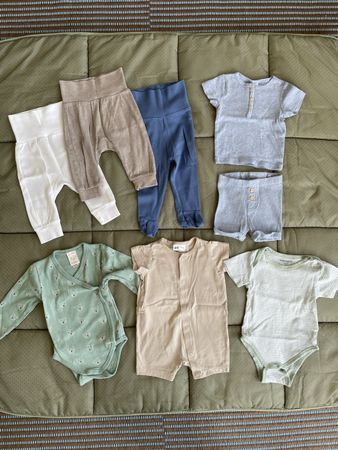 Baby Kleiderpaket Gr. 62 (H&M, Pusblu, Naturaline)