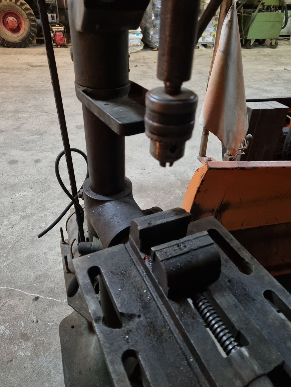 Trapani: Antike Ständerbohrmaschine EMB – Usato da Arni BE venduto da bomba15 3
