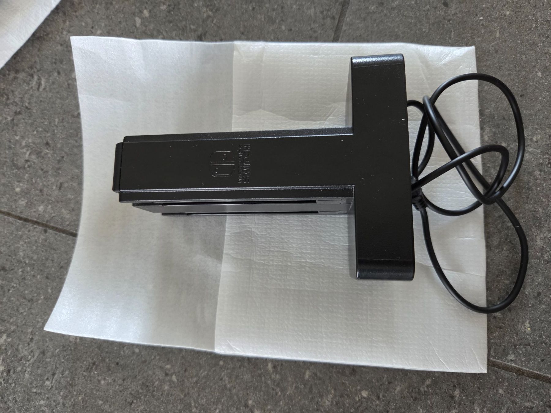 Nintendo Console: Nintendo Switch (inkl. 2 Controller und Ladestation) – Usato da Volketswil venduto da janlud 2