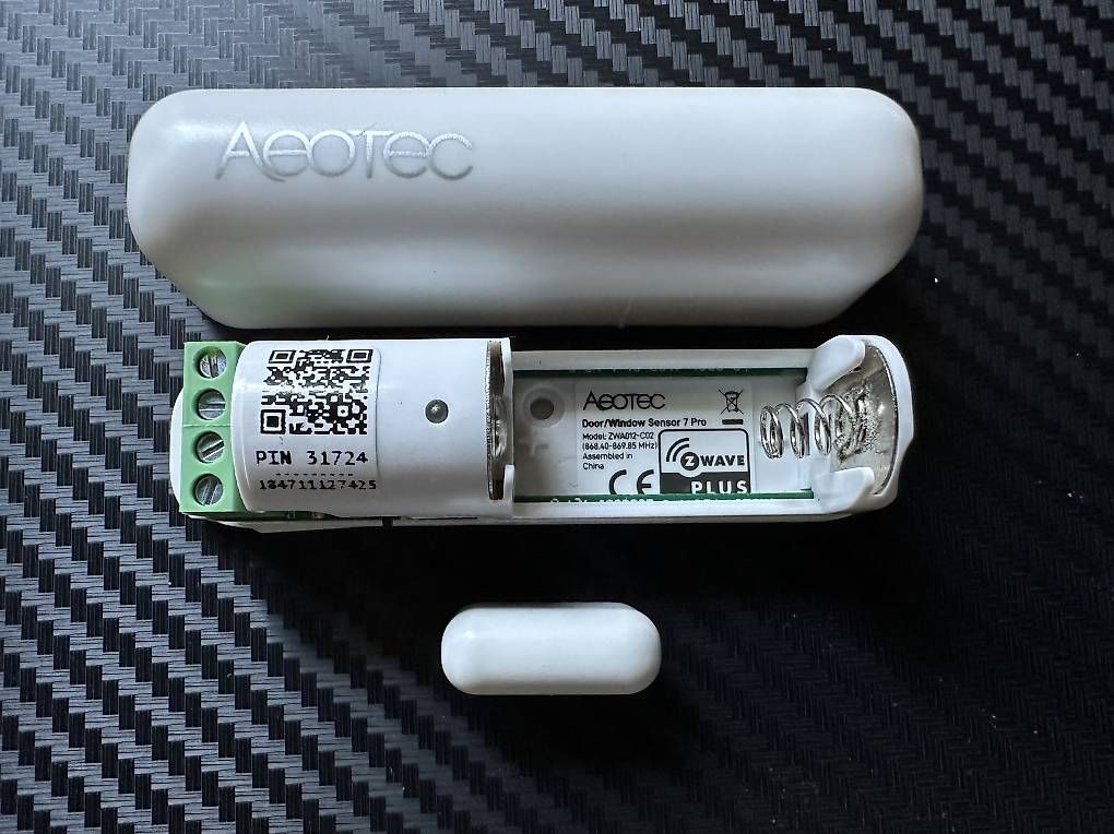 Sistemi d'allarme: Aeotec Door/Window Sensor 7 Pro – Usato da Läufelfingen venduto da BLbeZH
