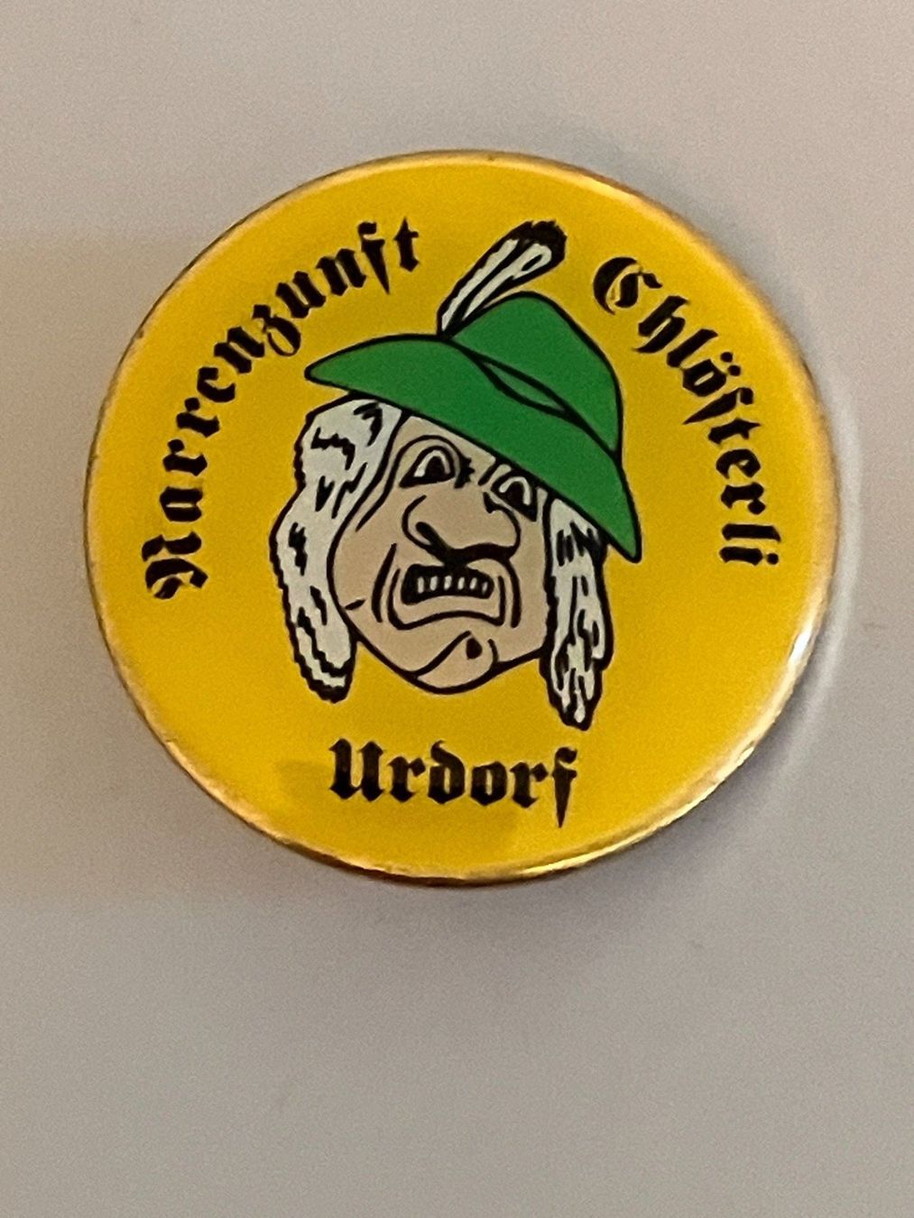 Placchette & Badge: 1 Pin Narrenzunft Chlöterli Urdorf – Usato da Basel venduto da djwwpp