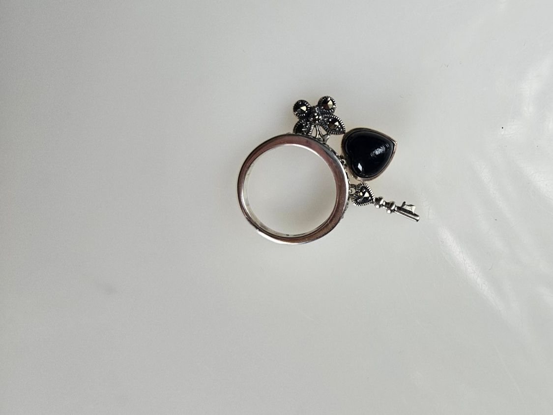 Bagues: Ring aus Silber mit Onyx Grösse 52 – Neuf (Voir description) à Winterthur par ste_tcx5 4