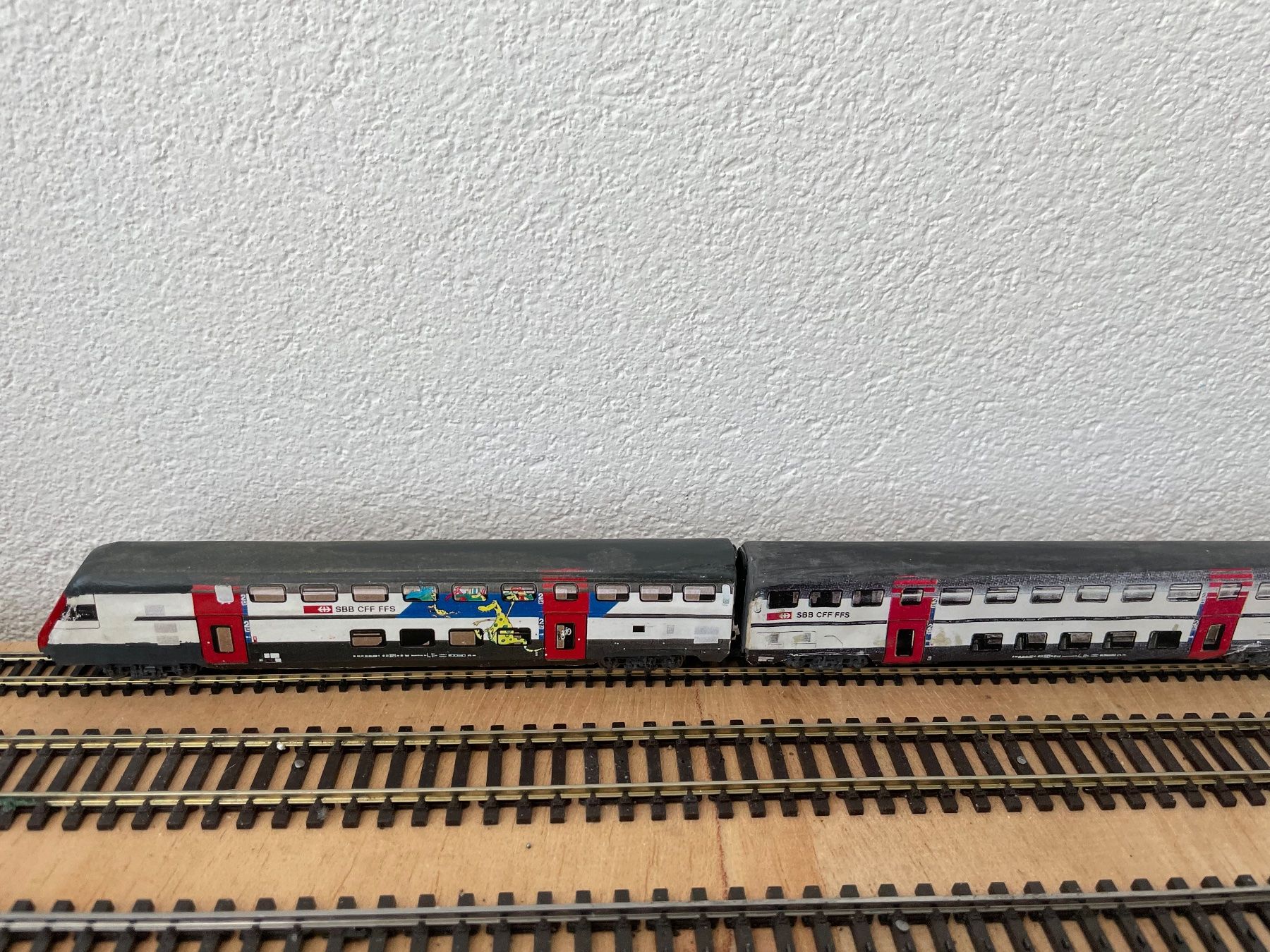Fleischmann Modellini di ferrovie: Fleischmann Spur N SBB Dosto Eigenbau 4 teilig – Usato da Rorschach venduto da Karotten 2