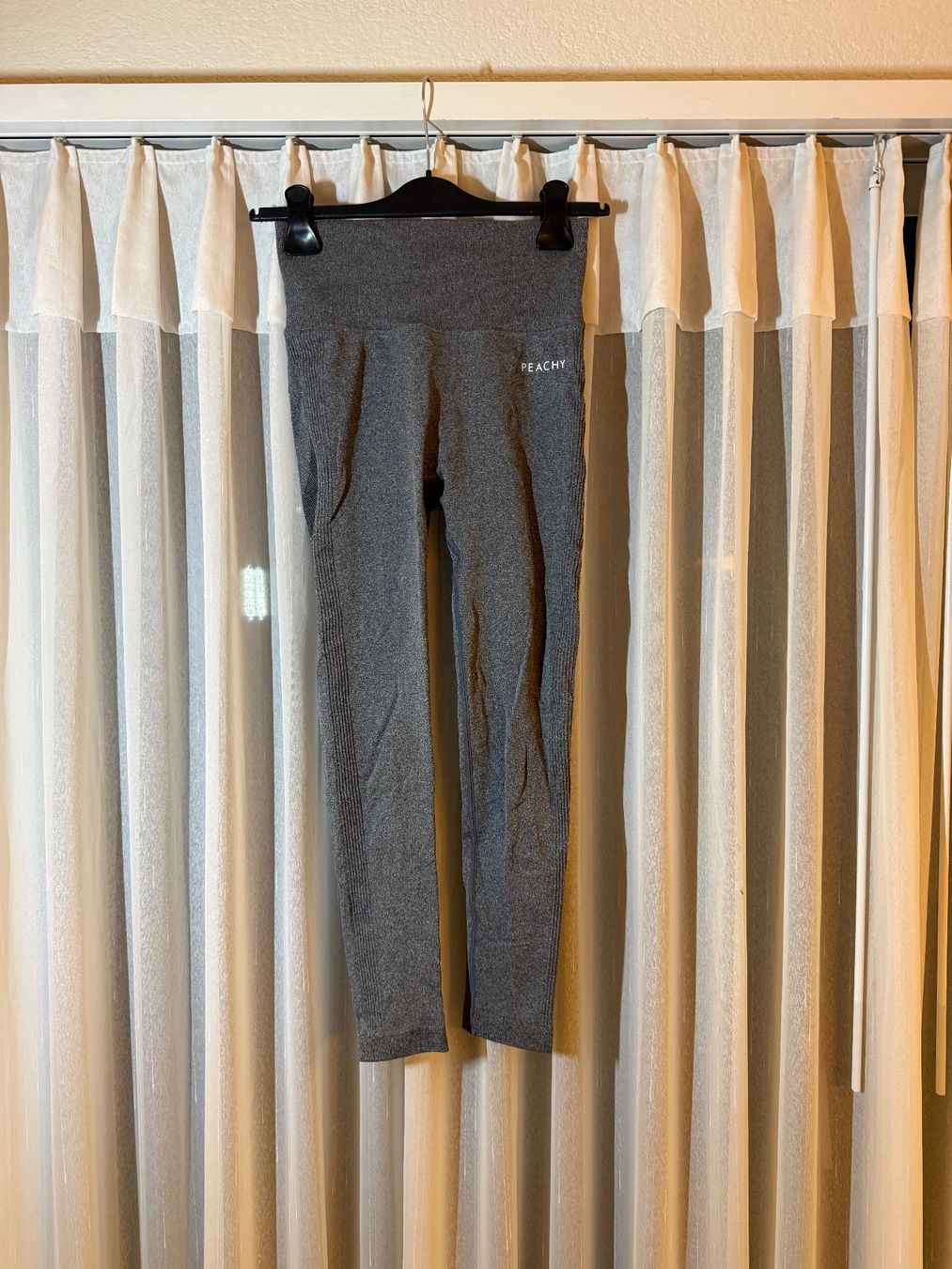 Leggings: Leggings da palestra grigio – Usato da Losone venduto da AriCol1512