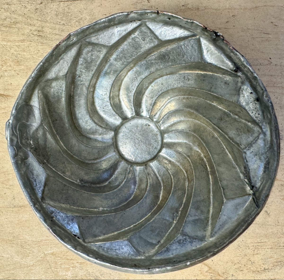 Moules à gâteaux: Kleine alte Backform aus Kupfer 11 cm – D'occasion à Rothrist par Luckywinner 4