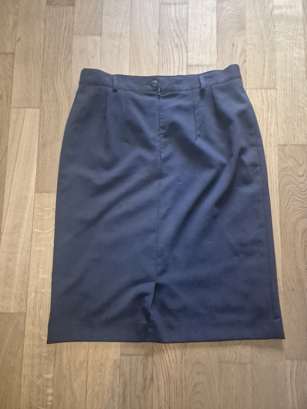 Gonne: Navy Blue Pencil Skirt - size 40 – Usato da Basel venduto da and_zvv7 1