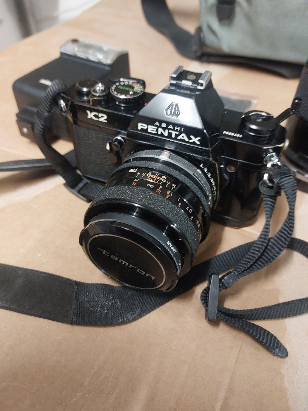 Pentax Kamera: Asahi Pentax K2 inkl 3 Objektive Tasche Blitz – Defekt aus Uster von m_kubic