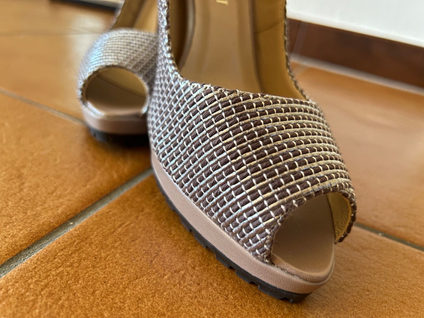 Scarpe da donna: Bellissime scarpe – Nuovo (secondo la descrizione) da Bellinzona venduto da bul_mvy5 2