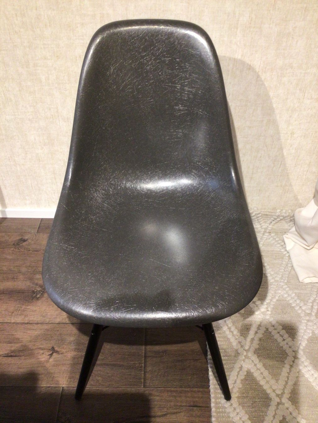 Vitra Sedie: Original Vitra Fiberglas Side Chair – Usato da arth venduto da Tasalo