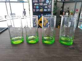 4x Trinkglas mit grünem Boden