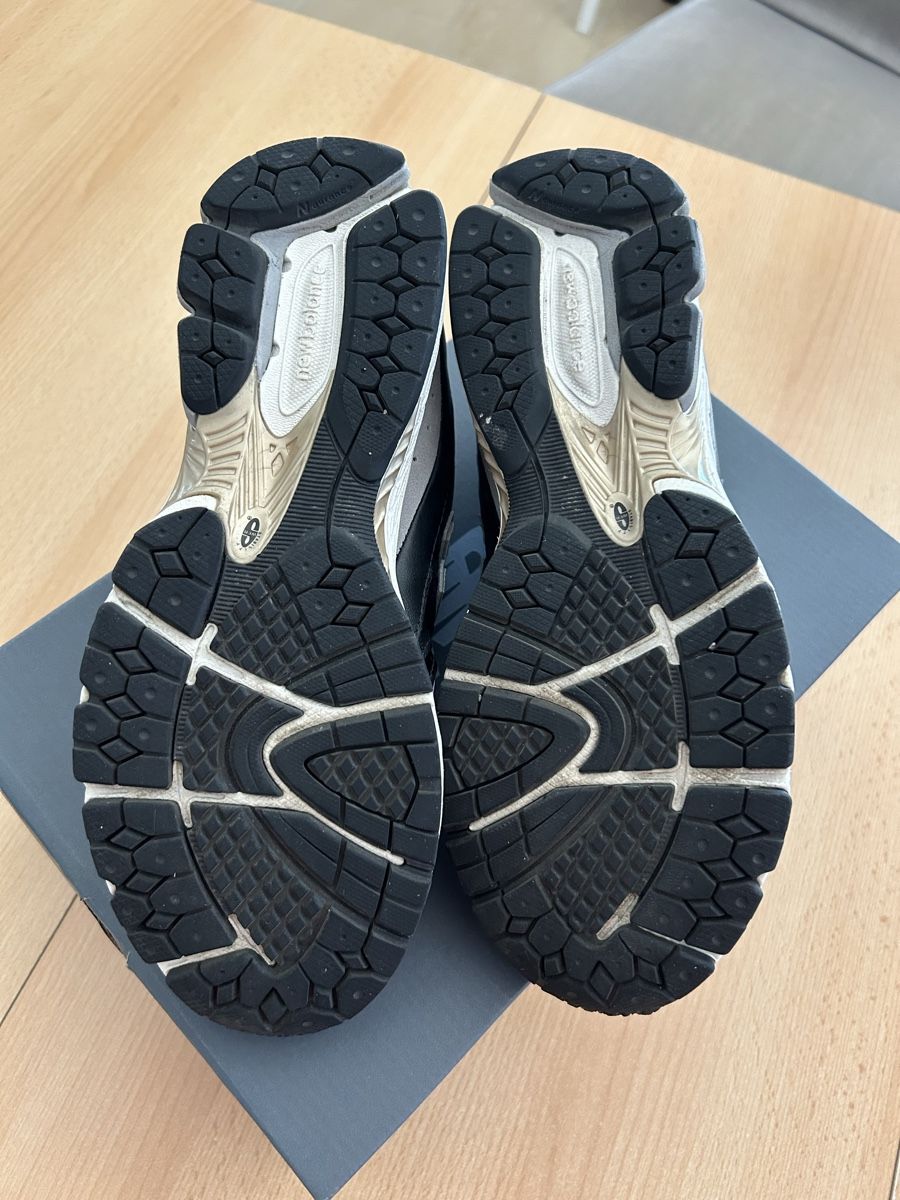 New Balance Scarpe da uomo: Baskets New Balance 2002R taille 42  – Nuovo (secondo la descrizione) da Vuisternens devant Romont venduto da cavalier84 6