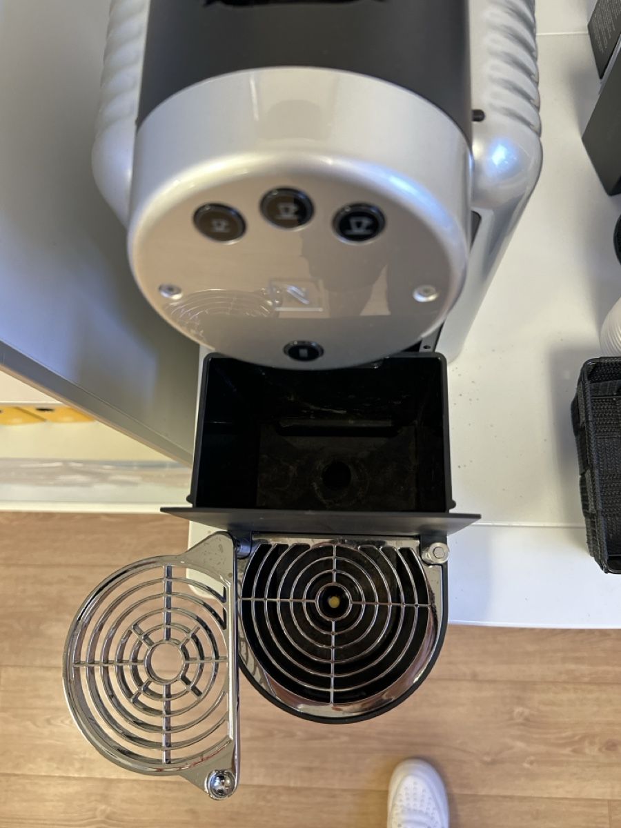 Nespresso Macchine per caffè & Macchine per espresso: Nespresso Zenius Kaffeemaschine – Usato da Wohlen AG venduto da A183 4
