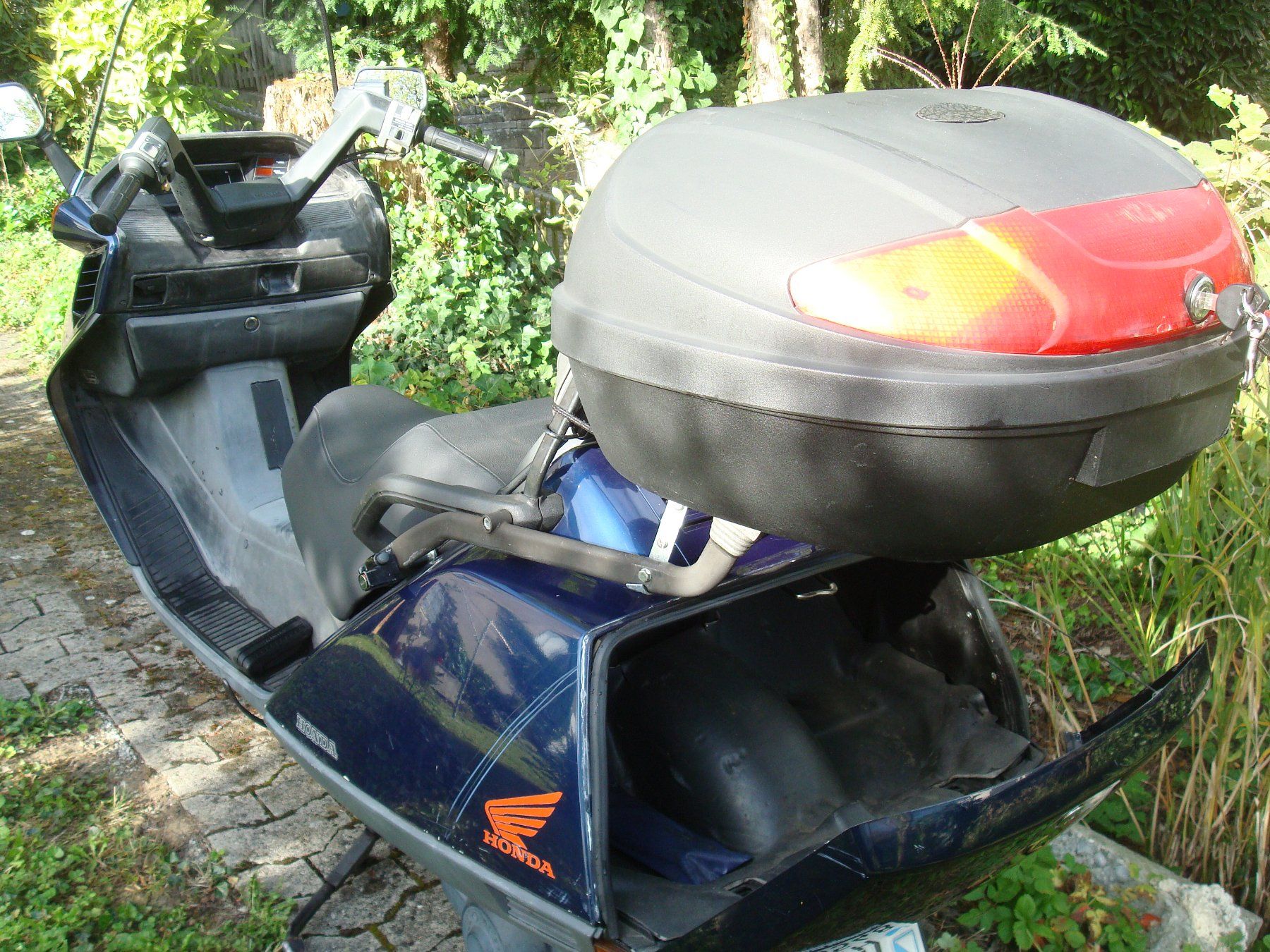 Honda Scooters: Honda Helix CN 250 Sofaroller – Defekt aus Hausen AG von  8