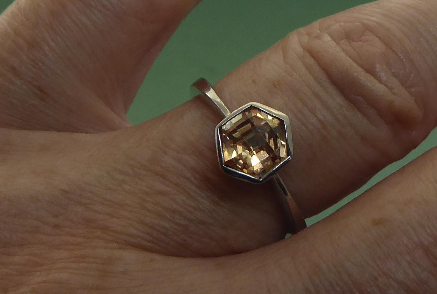 Anelli: Ring 925 Silber mit synthetischem Stein – Usato da Muri AG venduto da silvermouse007