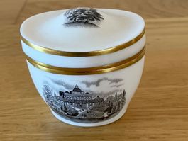 Schmuckdose aus feinem "Bone China" Porzellan