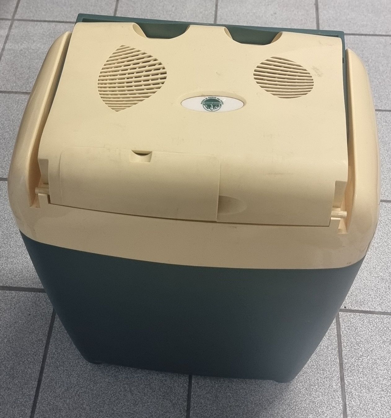 Frigoriferi & Refrigeratori: Coole Kühlbox 12 Volt Auto – Usato da Ruggell venduto da ONLINE-2-ME