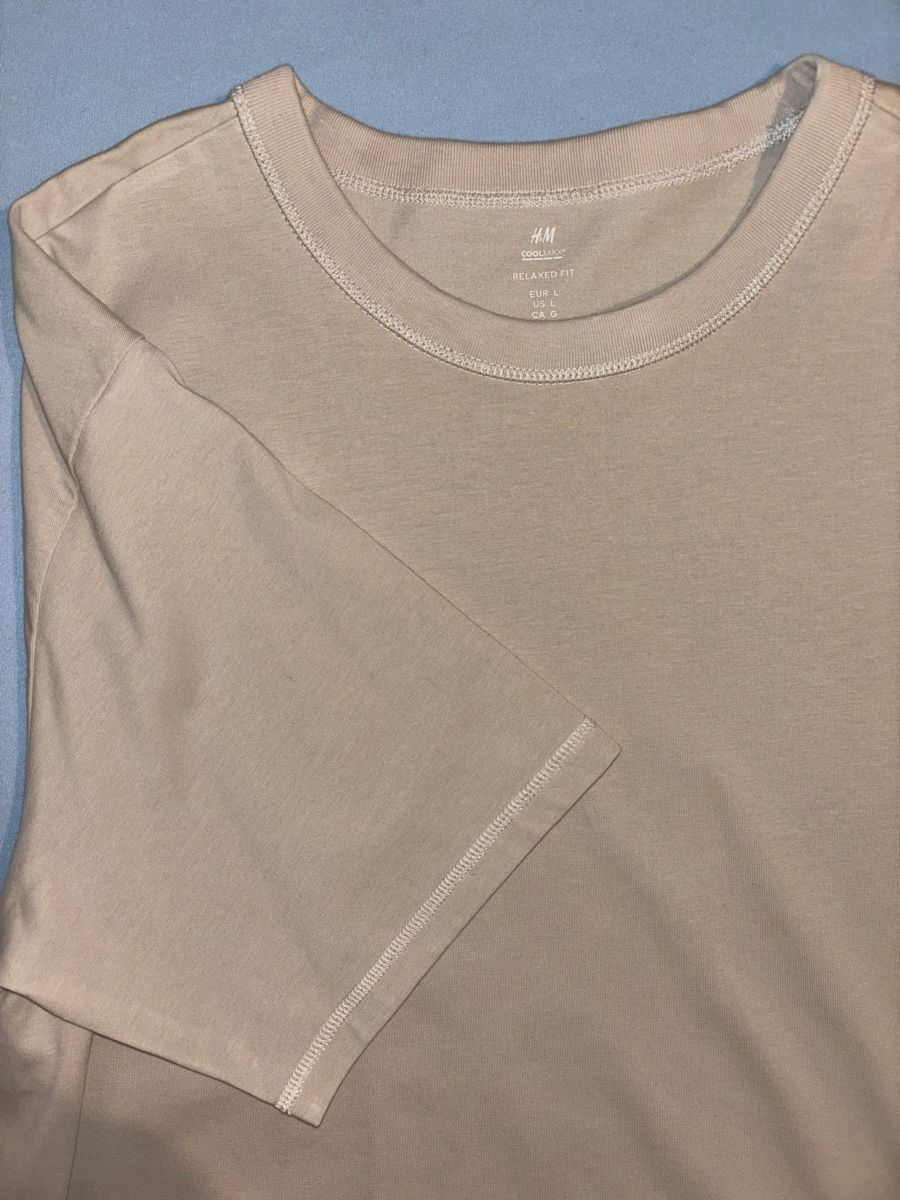 H&M T-shirt: T-shirt H&M beige – Nuovo (secondo la descrizione) da Chêne-Bougeries venduto da sor_9rzp 1
