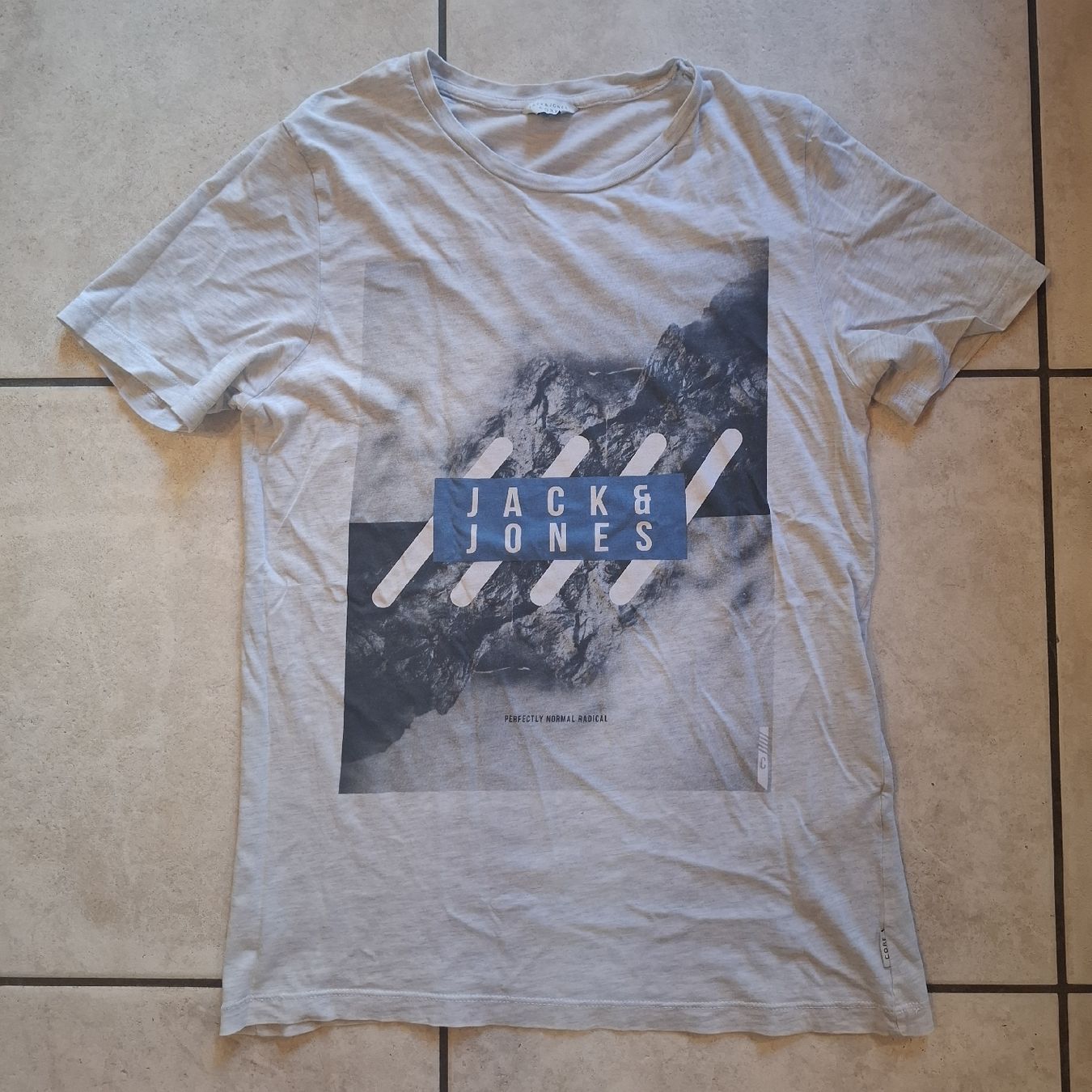 Jack & Jones T-shirt: T-Shirt Gr. S, hellgrau – Usato da Urtenen-Schönbühl venduto da nerdgirl