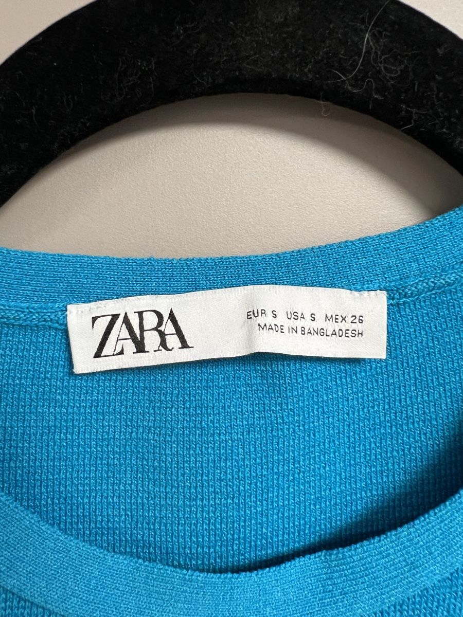 Zara Top: Blue Zara crop top – Usato da Prangins venduto da ale_f88f 1