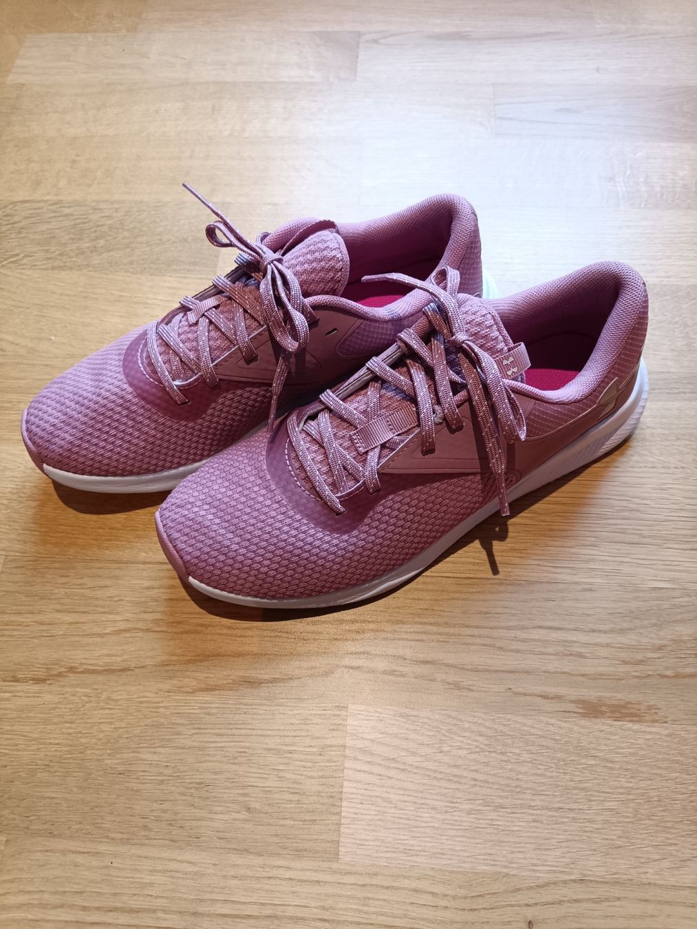 Under Armour Scarpe da donna: Under Armour Sportschuhe – Usato da Bern venduto da joh_x7lj 3