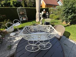 Deko-Wagen aus Metall weiss im Vintage-Stil