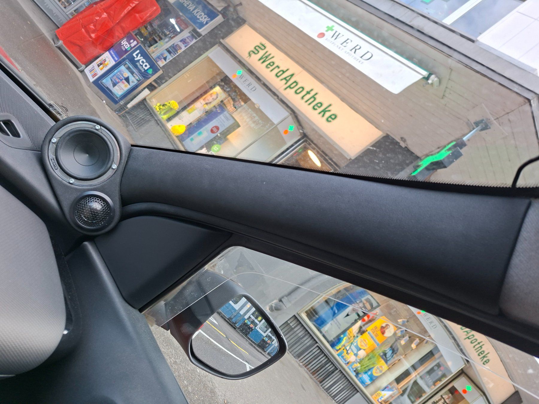Citroën Tutti pezzi di ricambio auto: Für Citroen C4 Cactus A-Säule – Usato da Zuerich venduto da Paddy1212 4