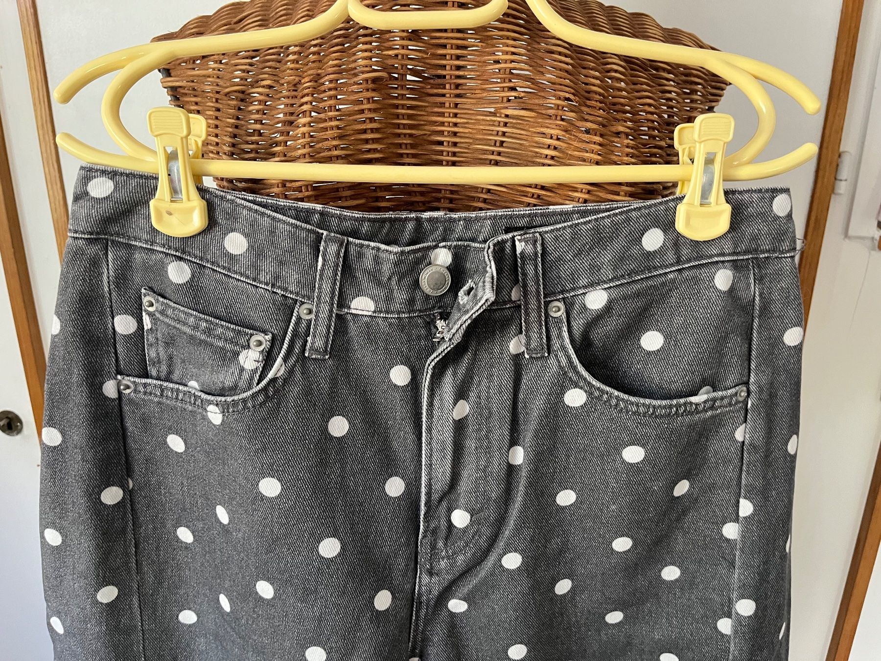 Zara Jeans: ZARA Jeans dots Gr. 40 – Usato da Utzenstorf venduto da Ismaele 1