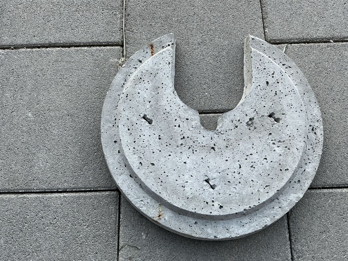 Piatti di portata: Schachtdeckel mit Ausschnitt – Usato da Oberbütschel venduto da Buetschubach 3