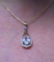 Echtschmuck: Natürlicher, echter Zirkon-Silberanhänger