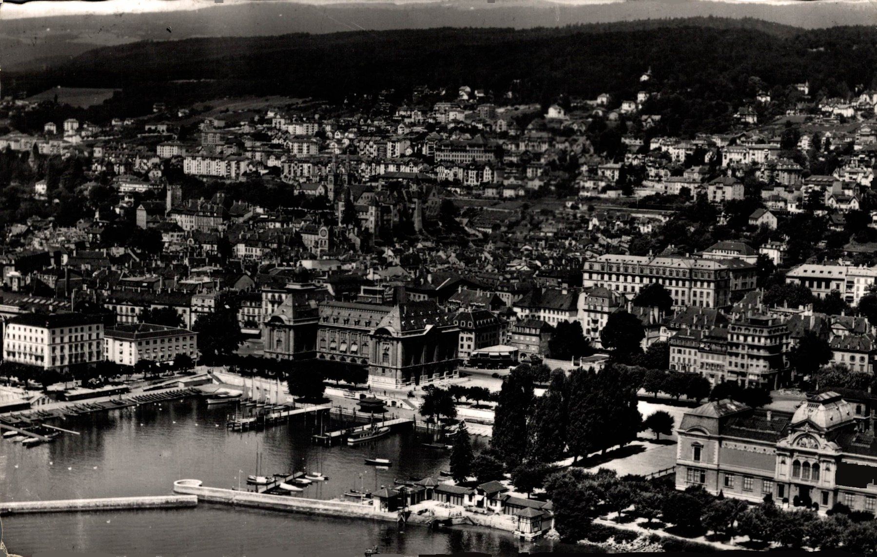 Cartoline postali: Neuchâtel - Vue aérienne – Usato da Bronschhofen venduto da Astore