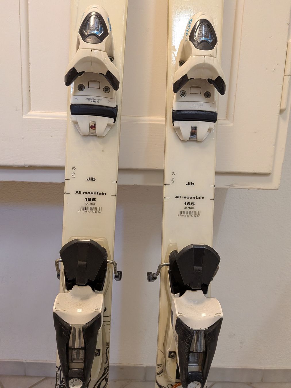 Roxy Sci: Roxy Freeride-Ski All Mountain 165 cm inkl. Bindung – Usato da Zürich venduto da linda1449. 2