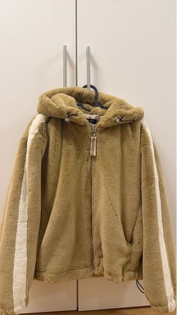 Bershka Plüschjacke mit Kapuze braun neuwertig