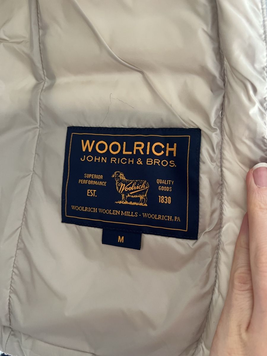 Woolrich Giacche: Daunenjacke Woolrich, Grösse M, Farbe Hellgrau / silber – Nuovo (secondo la descrizione) da Zürich venduto da sellingmystuff1 5