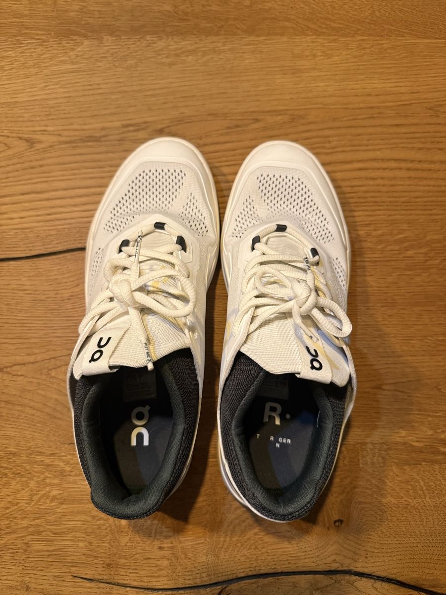 On Chaussures hommes: ON - The Roger 42.5 – D'occasion à Bützberg par Janick77