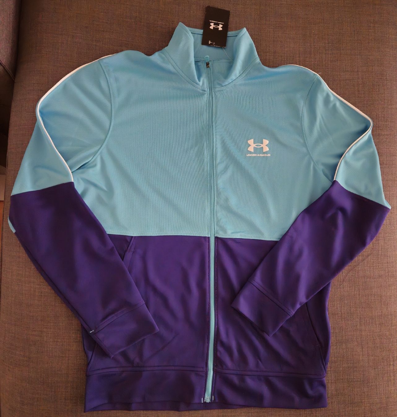 Under Armour Giacche: UNDER ARMOUR SWEAT-JACKE - NEU - VERSAND MÖGLICH! – Nuovo (secondo la descrizione) da St.Gallen venduto da TyphoonTT 3