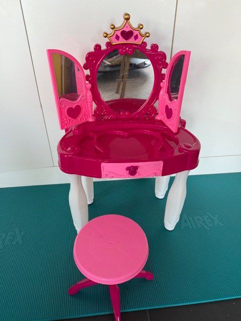 Jouets: Kinder Schminktisch – D'occasion à Adliswil par Angelina1988 1
