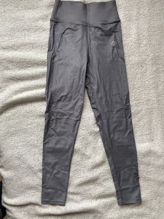 Legging Oceans Apart gris brillant en bon état taille XS