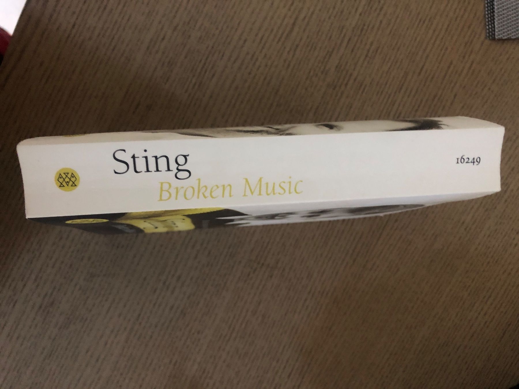 Bücher: Buch „Brocken Music“ von Sting – Gebraucht aus St. Moritz von Capricorn88 1