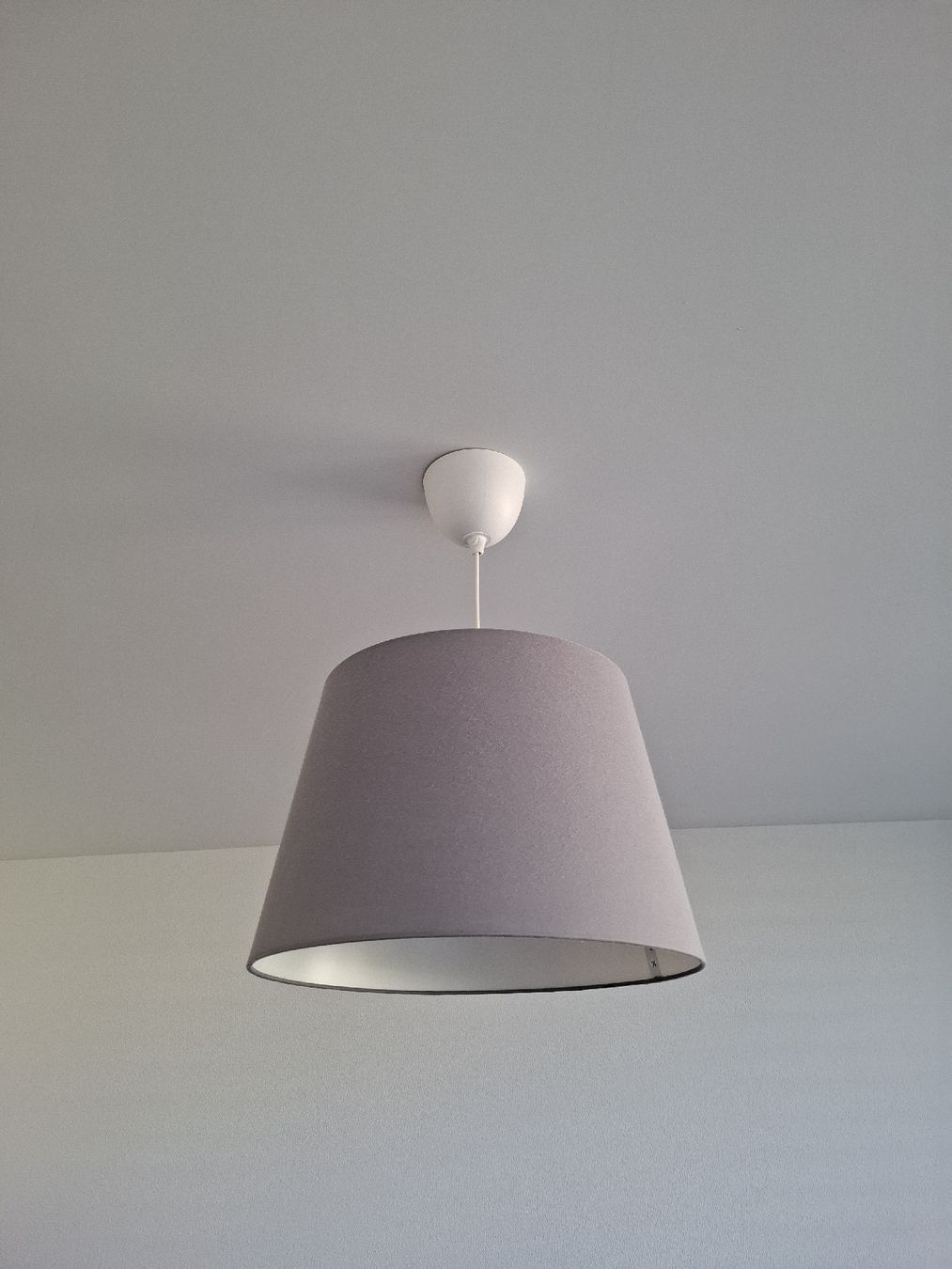 Ikea Lustres & lampes de plafonds: Stilvolle Hängelampe – D'occasion à Rotkreuz par PrelovedPicks