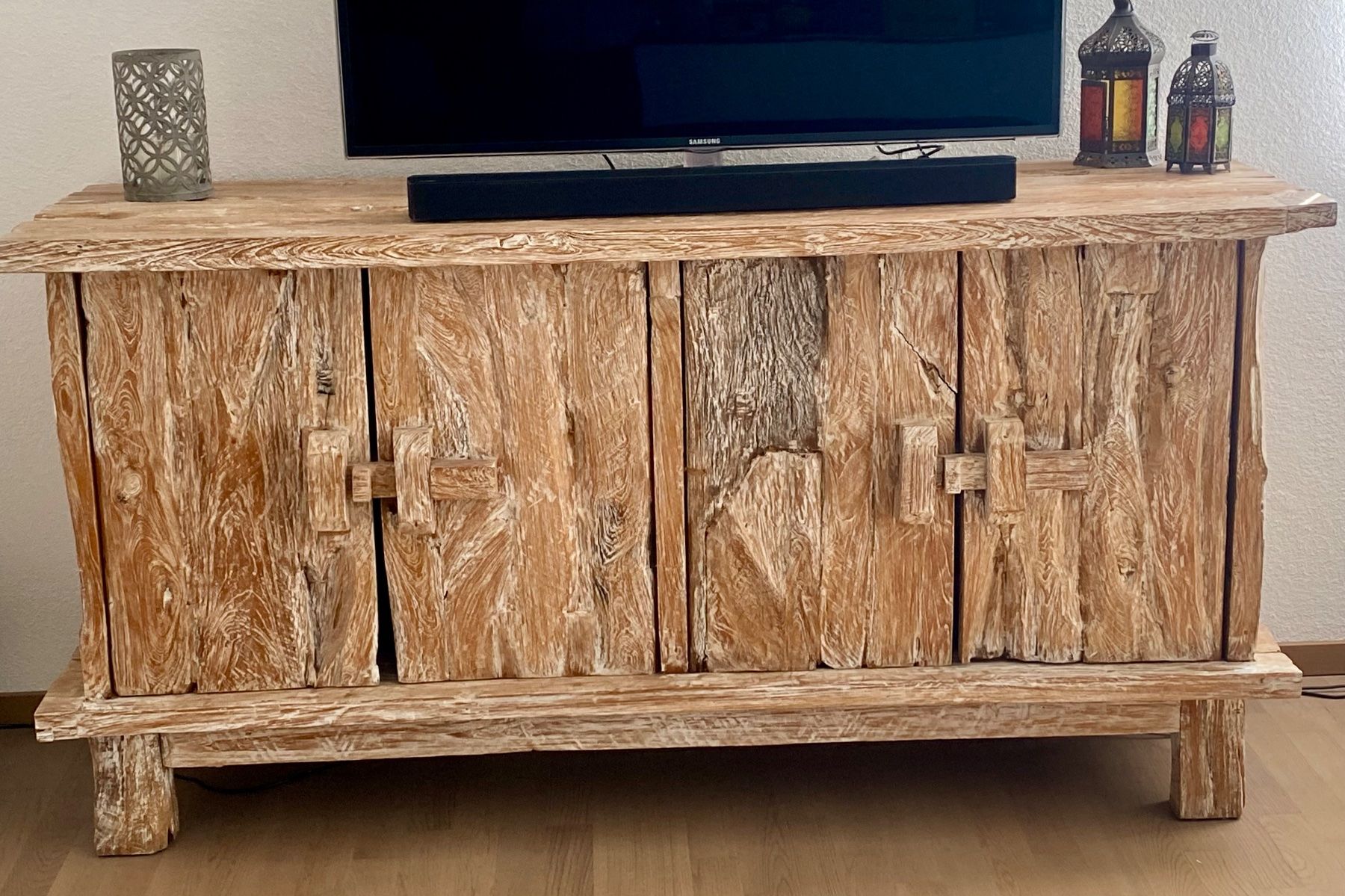 Cassettiere: Einzelstück balinesisches Schwemmholz Sideboard – Nuovo (secondo la descrizione) da Reichenburg venduto da Noxima 2